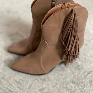 Beast Fashion McKenna Western Fringe Ankle Boots Taupe Size 7.5